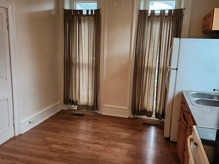 319 W Main St #1 — Photo 5