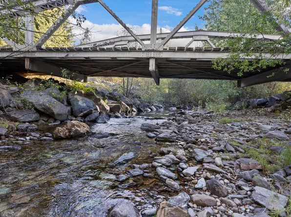 198 Tamarack Ln, Rexford, MT 59930