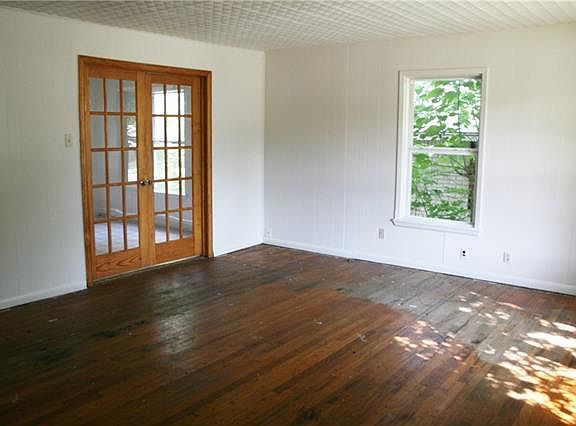 5th image of 1016 Meadow Park Dr