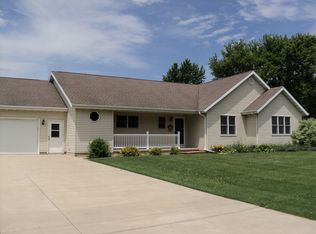 208 Maple St, Paw Paw, IL 61353