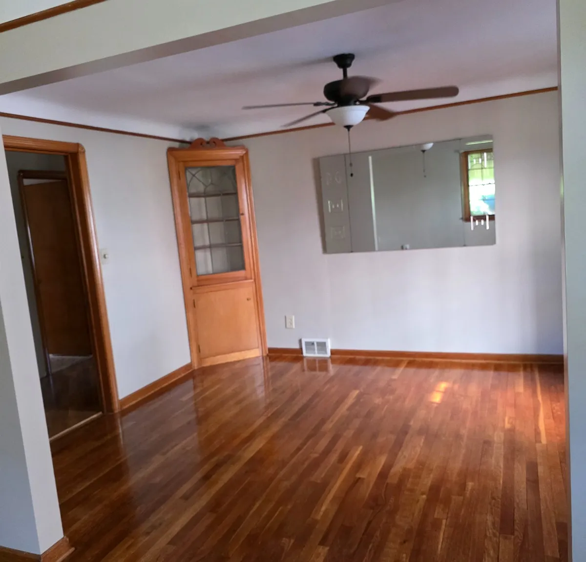 18709 Chagrin Blvd — Photo 4