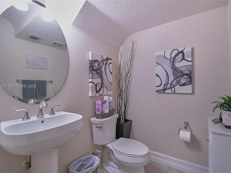 129 Riverwalk Cir E — Photo 4