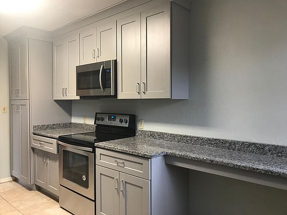 4th image of 724 NW 54th St