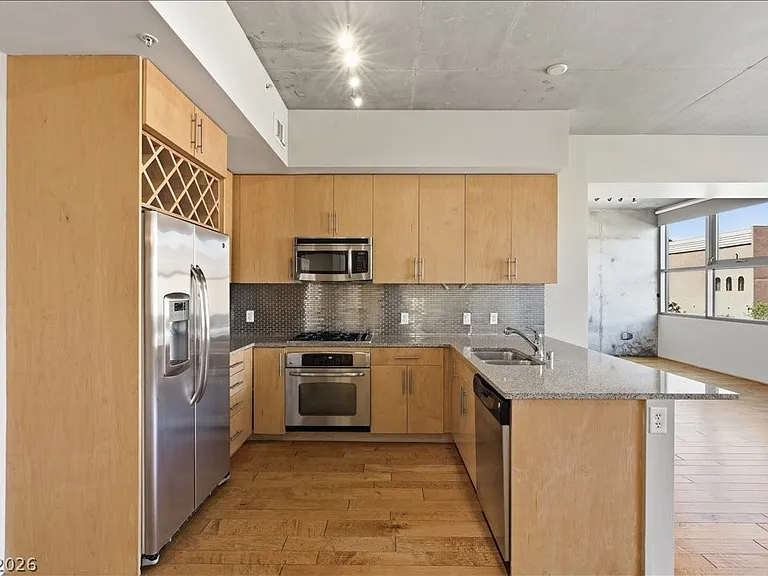 353 E Bonneville Ave #295 — Photo 7
