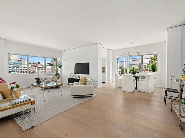 70 E 10th St, New York, NY 10003