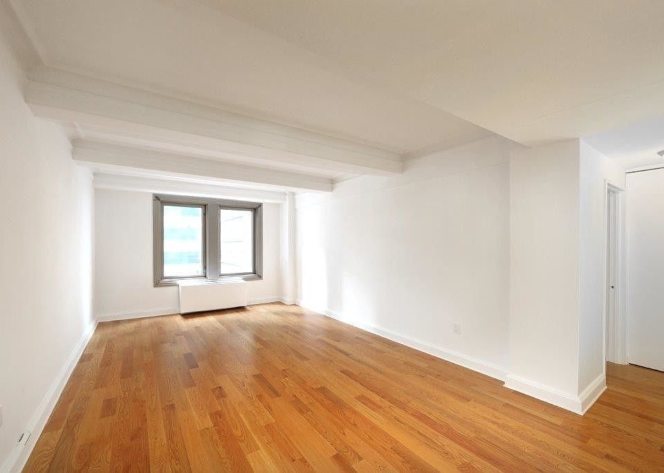1st image of 101 W 55th St #1501