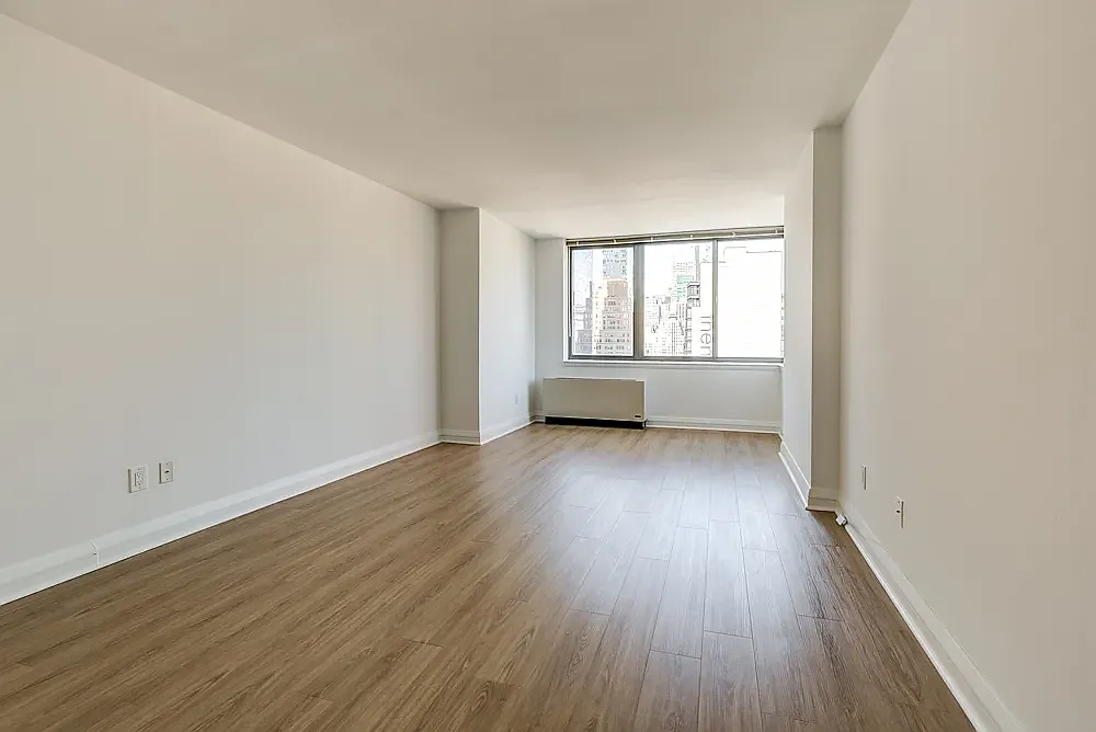 800 6th Avenue — Photo 2