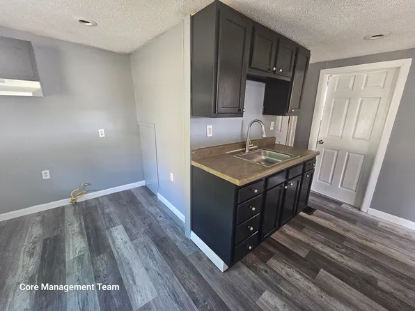 702 Laura Ave, West Mifflin, PA 15122