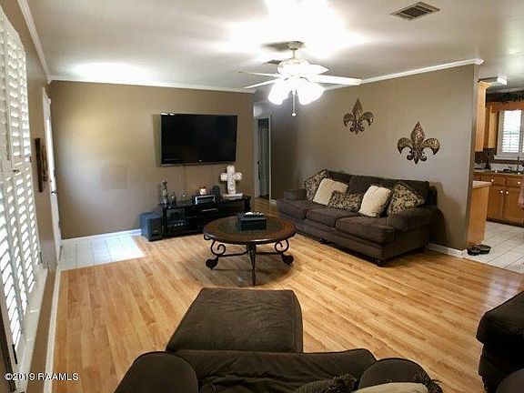 5th image of 301 Santiago St
