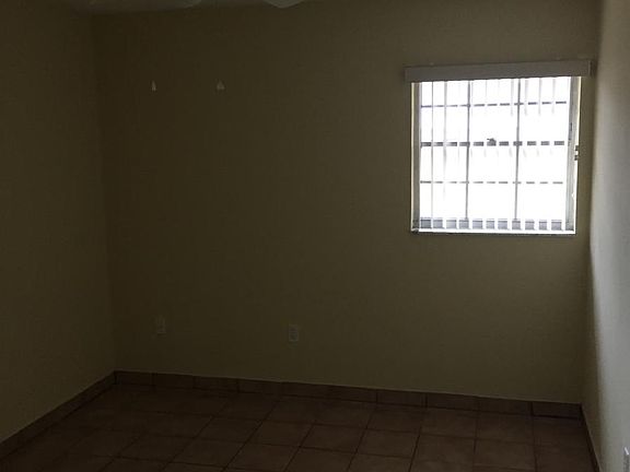 2nd image of 4405 Lake Ave #4405