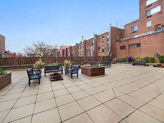 4th image of 330 W 145th St #706