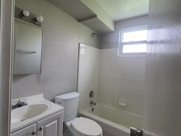 3816 Almeda St #B — Photo 9