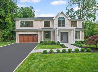 7 Mirrielees Rd, Great Neck, NY 11021