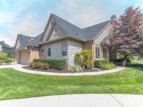3rd image of 23621 Sawgrass Ct N