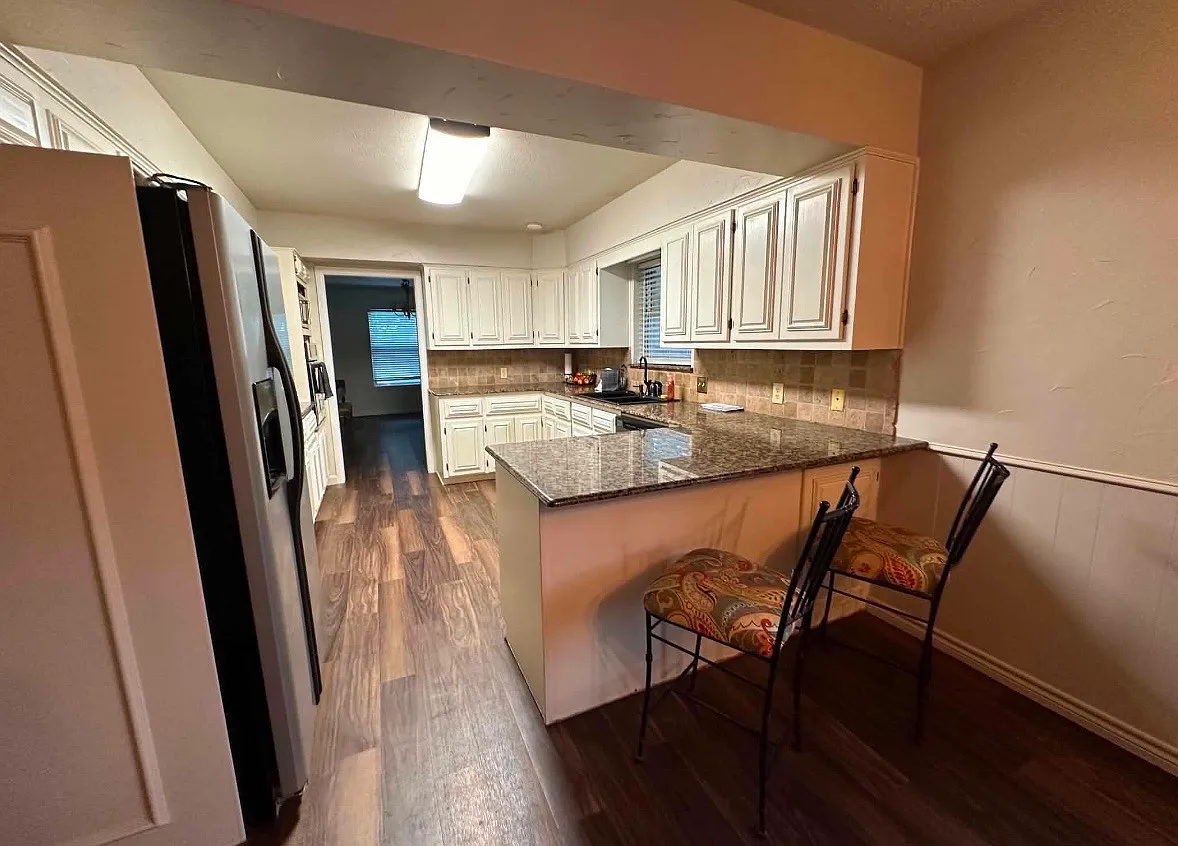 4 bed, 2898 sqft, $2,150 — Photo 4
