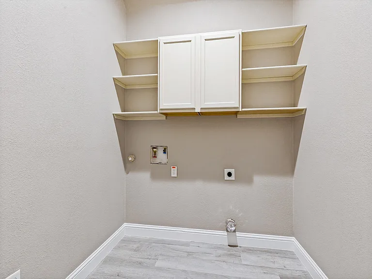 455 Chisholm Trl — Photo 22