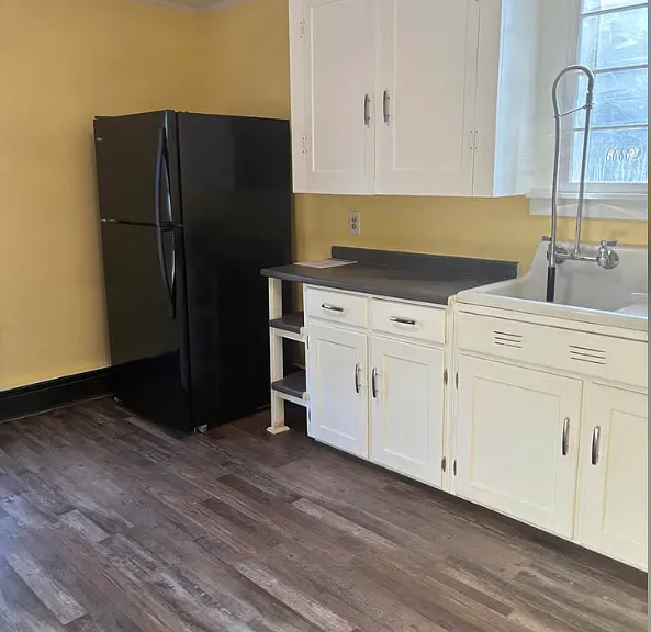 81 Academy St — Photo 2
