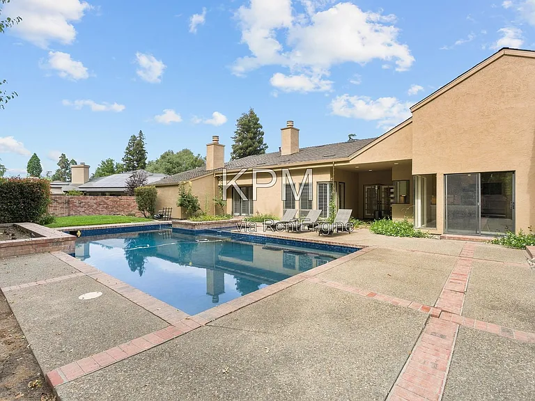 3342 Cove Cir — Photo 53