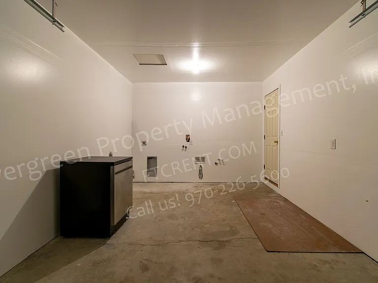 2439 Clearview Ave — Photo 20