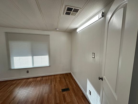 4th image of 44826 Orpington Ave
