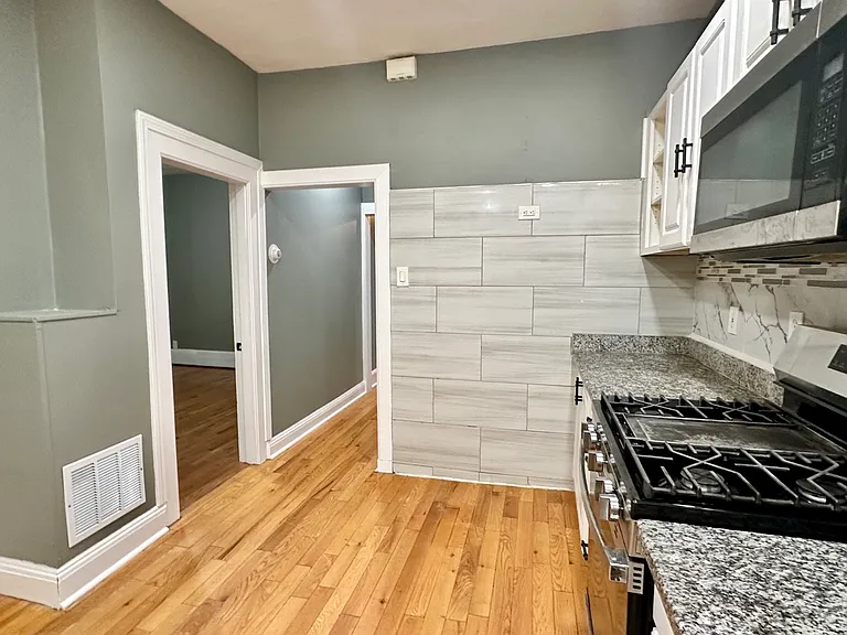 80 Maverick St #1 — Photo 15