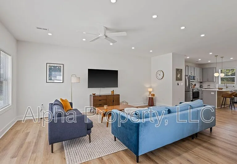 5 McDade St #B — Photo 5