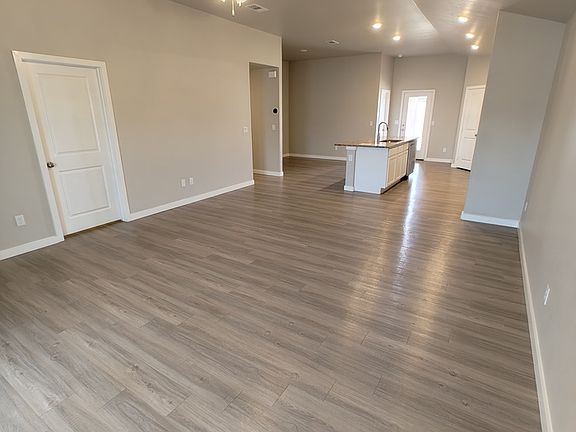 4th image of 2703 Ranch Ave