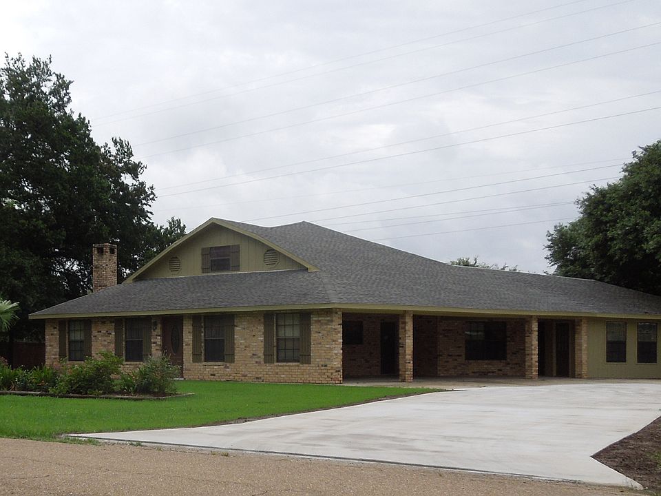 Front of House w/new Drivewa