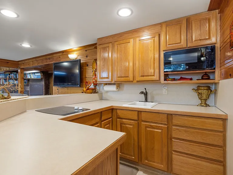 525 Mesa St — Photo 37