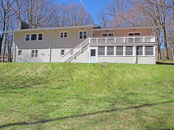 5th image of 61 Wedgewood Dr