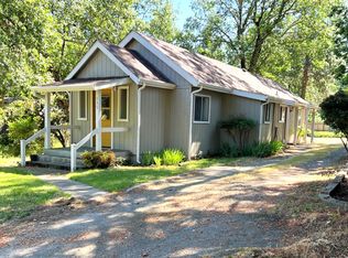 135 N Kerby Ave, Cave Junction, OR