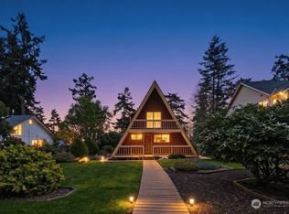 595 Race Rd, Coupeville, WA 98239