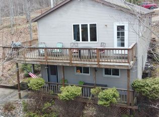 W16468 S Hilbert Dr, Armstrong Creek, WI 54103
