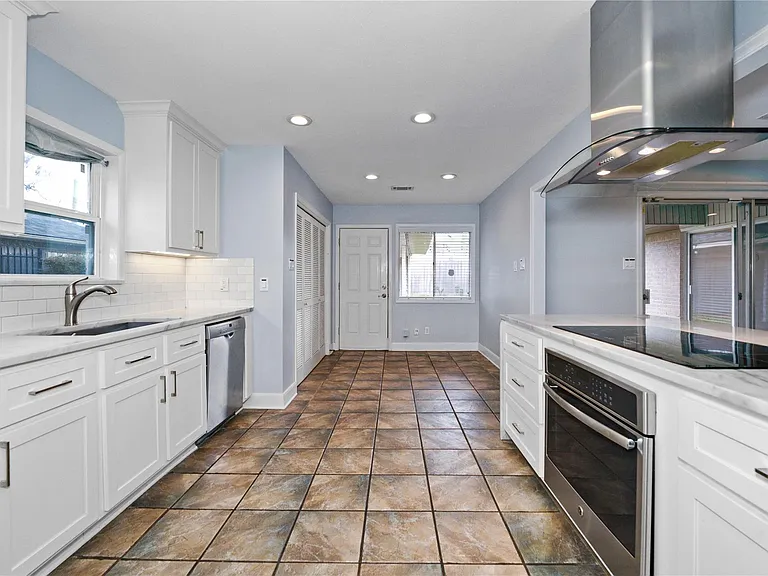 3415 Freshmeadows Dr — Photo 13