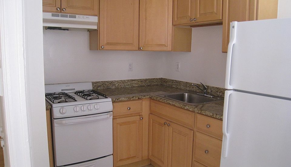 2nd image of 805 Leavenworth St #0B-1Ba