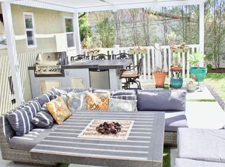 8727 Glider Ave, Los Angeles, CA 90045
