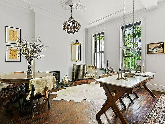 3rd image of 82 Chauncey St