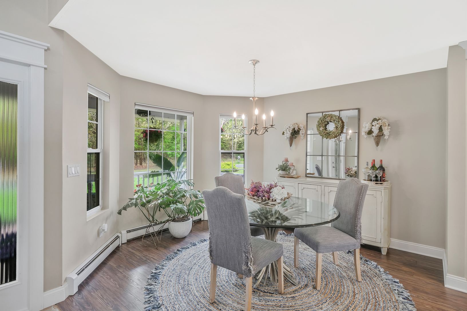  Dining Area Off Entry