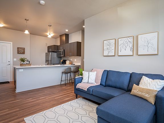 707 Communities ; G T Building ; Living Room
