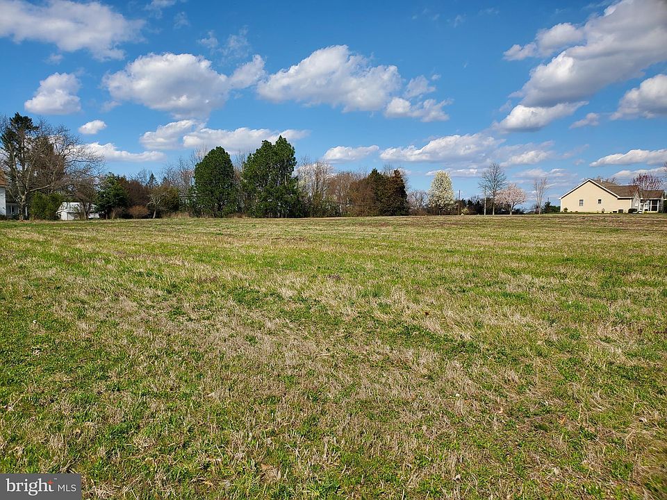 1st image of 819 Heritage Rd