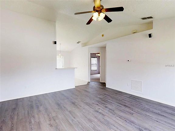 3rd image of 1526 Kelvin Ave