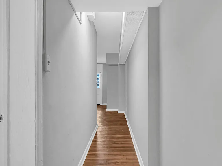 John Jay Apartments — Photo 20