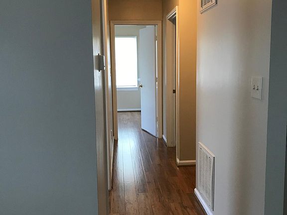 4th image of 220 Skylark Dr