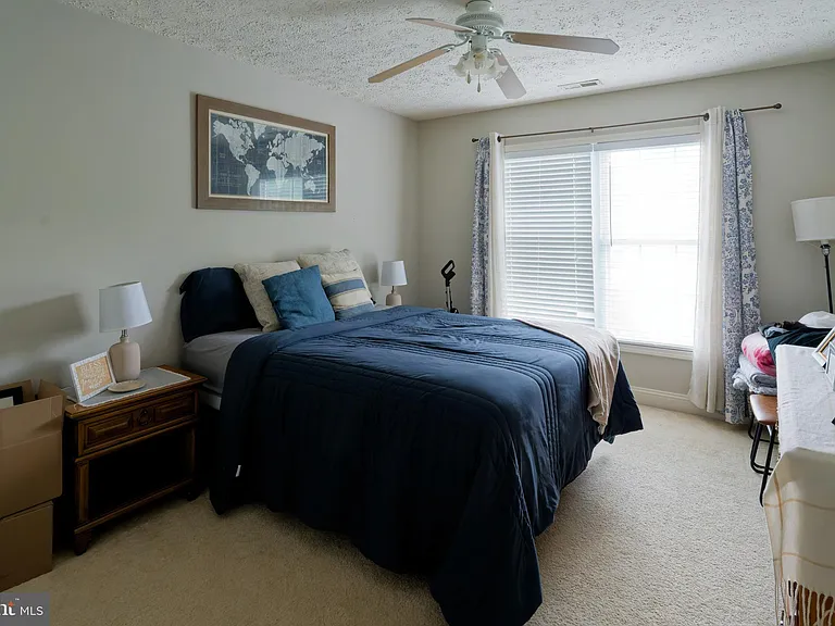 28 Grassland St — Photo 11