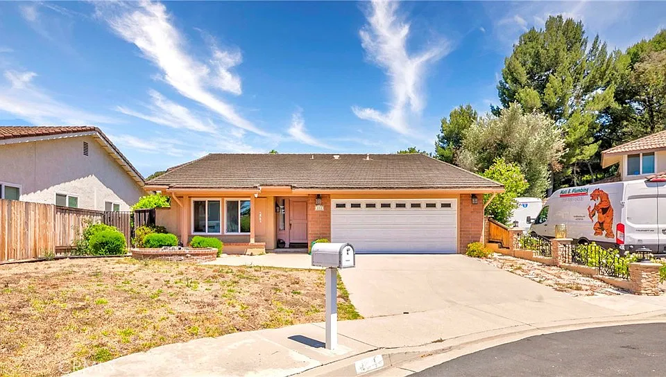 404 Continental Ct
