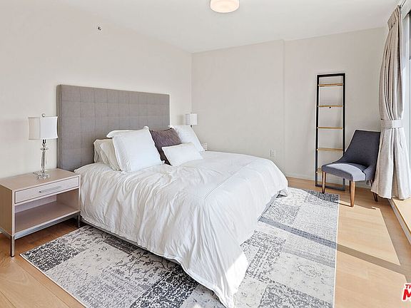 5th image of 889 Francisco St Unit 2506