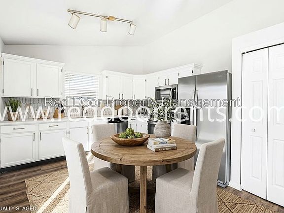 3rd image of 711 Rose Ln
