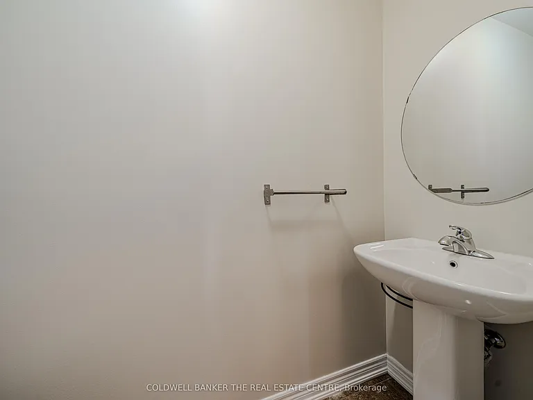 15 Military Ct — Photo 39