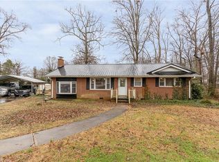 1358 Greenwood Dr, Burlington, NC 27217