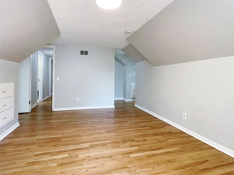 7318 Rosewood St — Photo 23